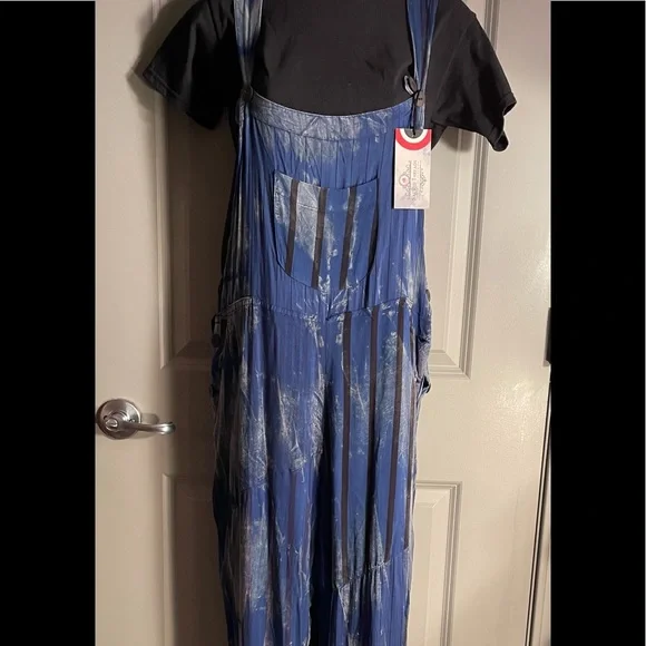 NWT. S/M. OVERALLS by Sacred Threads CL/GR01. 220213 - Picture 4 of 10